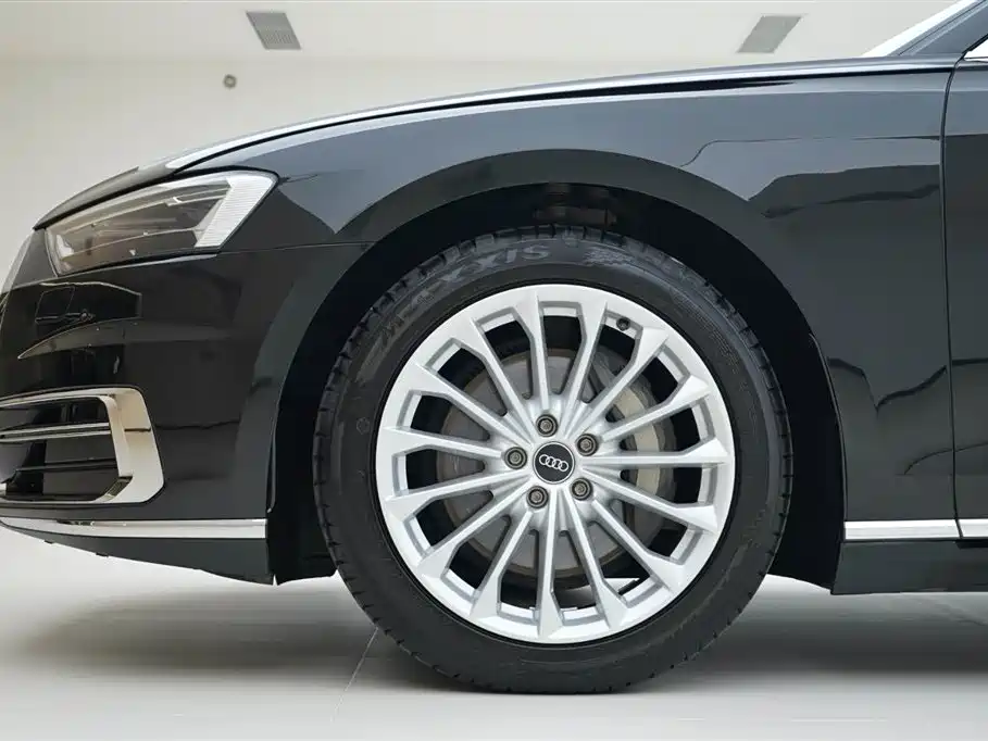 Audi A8 2022 A8L 50 TFSI quattro Comfort Collector's Edition фото 14