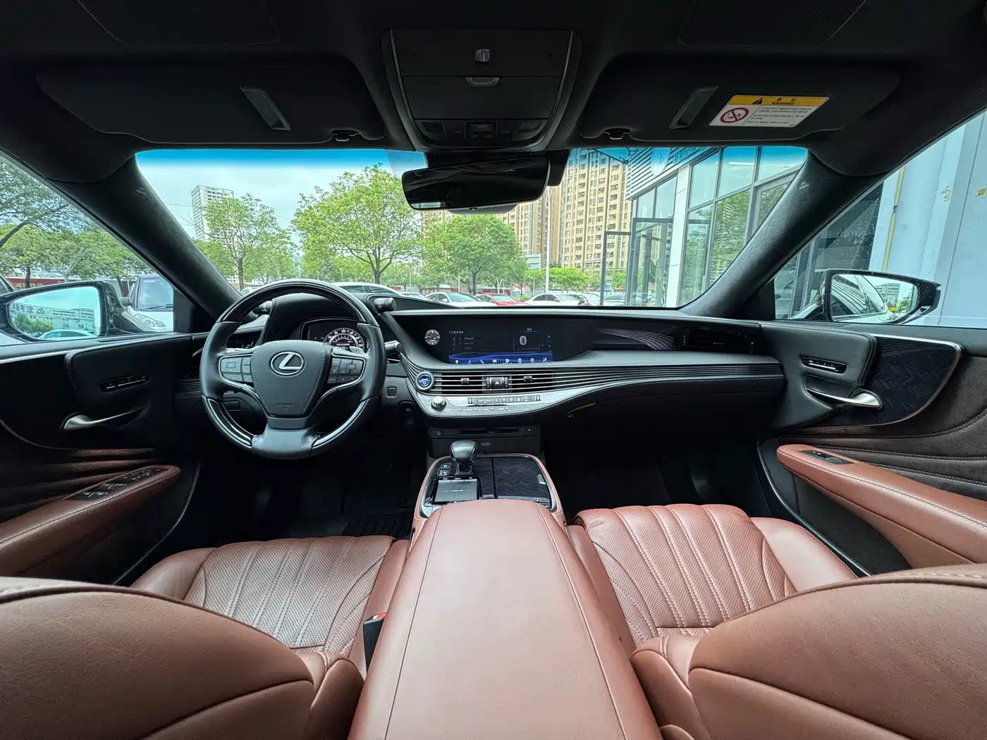 Lexus LS 2018 500h Executive Edition China V фото 8