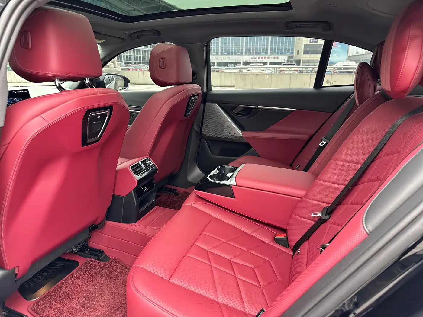 BMW 5 Series 2024 530Li Leading M Sport Package фото 13