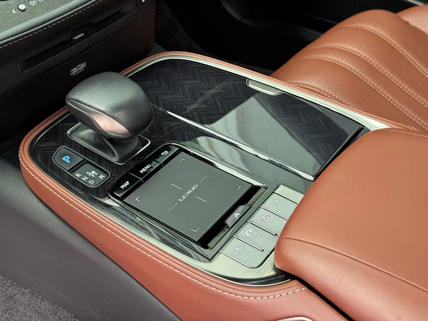 Lexus LS 2018 500h Executive Edition China V фото 12
