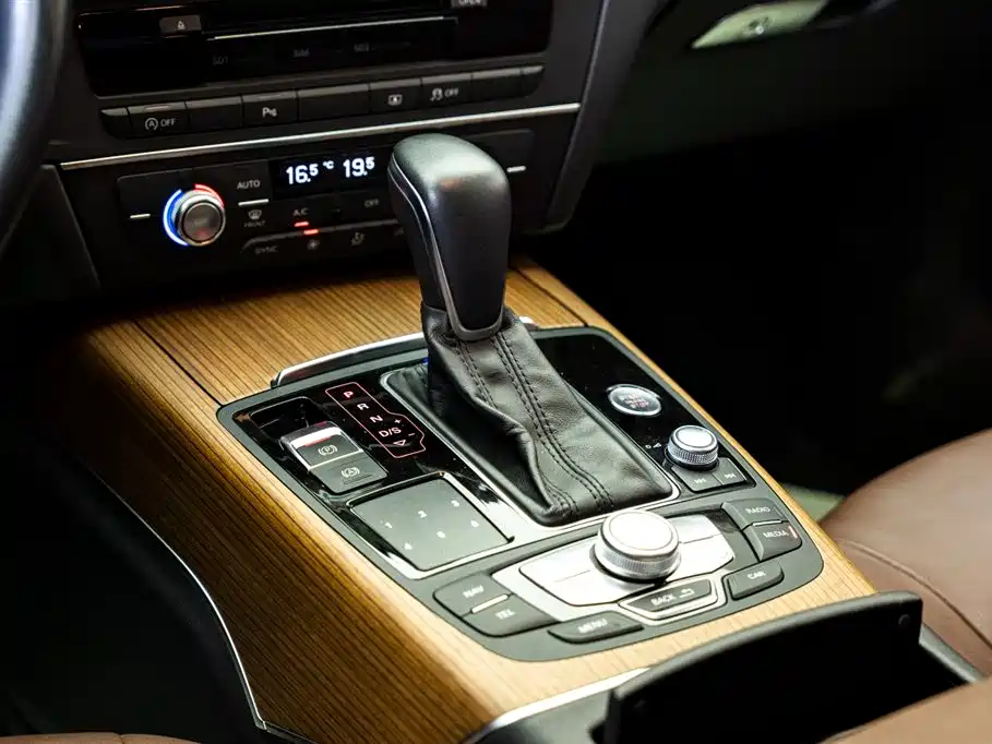 Audi A6L 2018 30th Anniversary 30 FSI Style фото 14