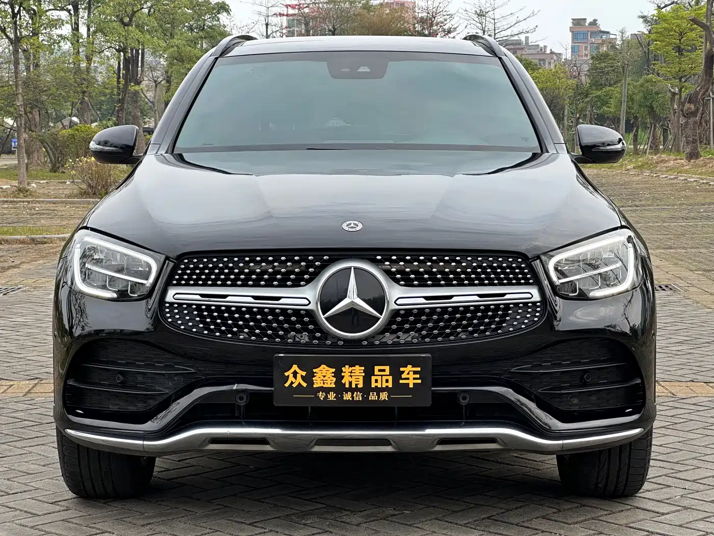 MERCEDES-BENZ GLC