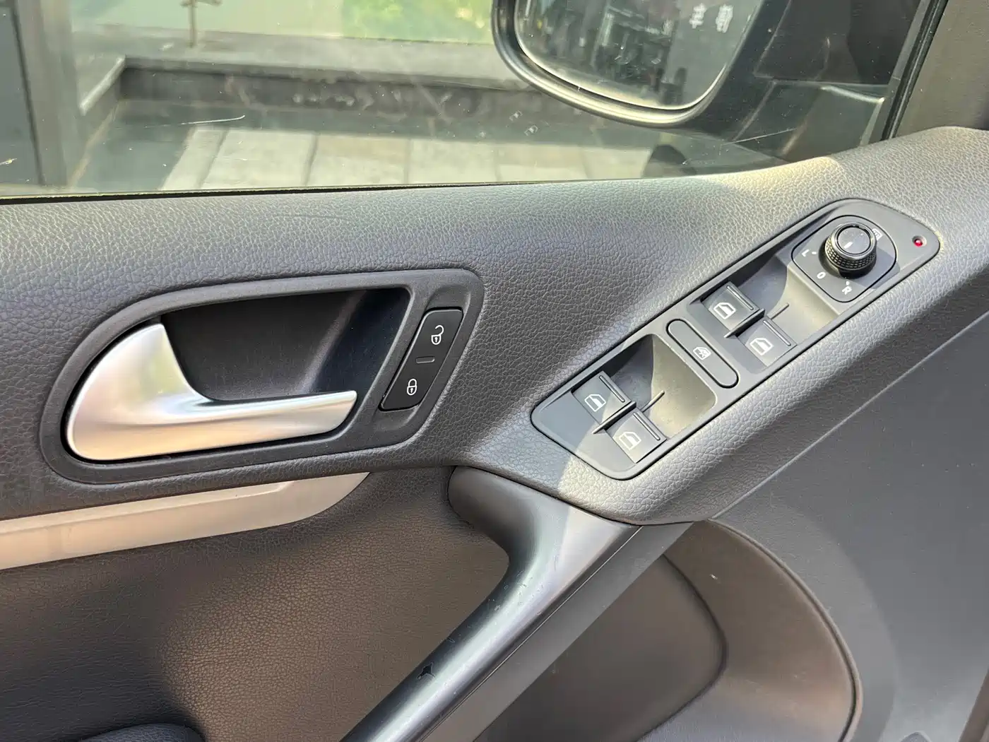 Volkswagen Tiguan 2016 Model 300TSI Automatic 4WD Trend Vision Edition фото 15