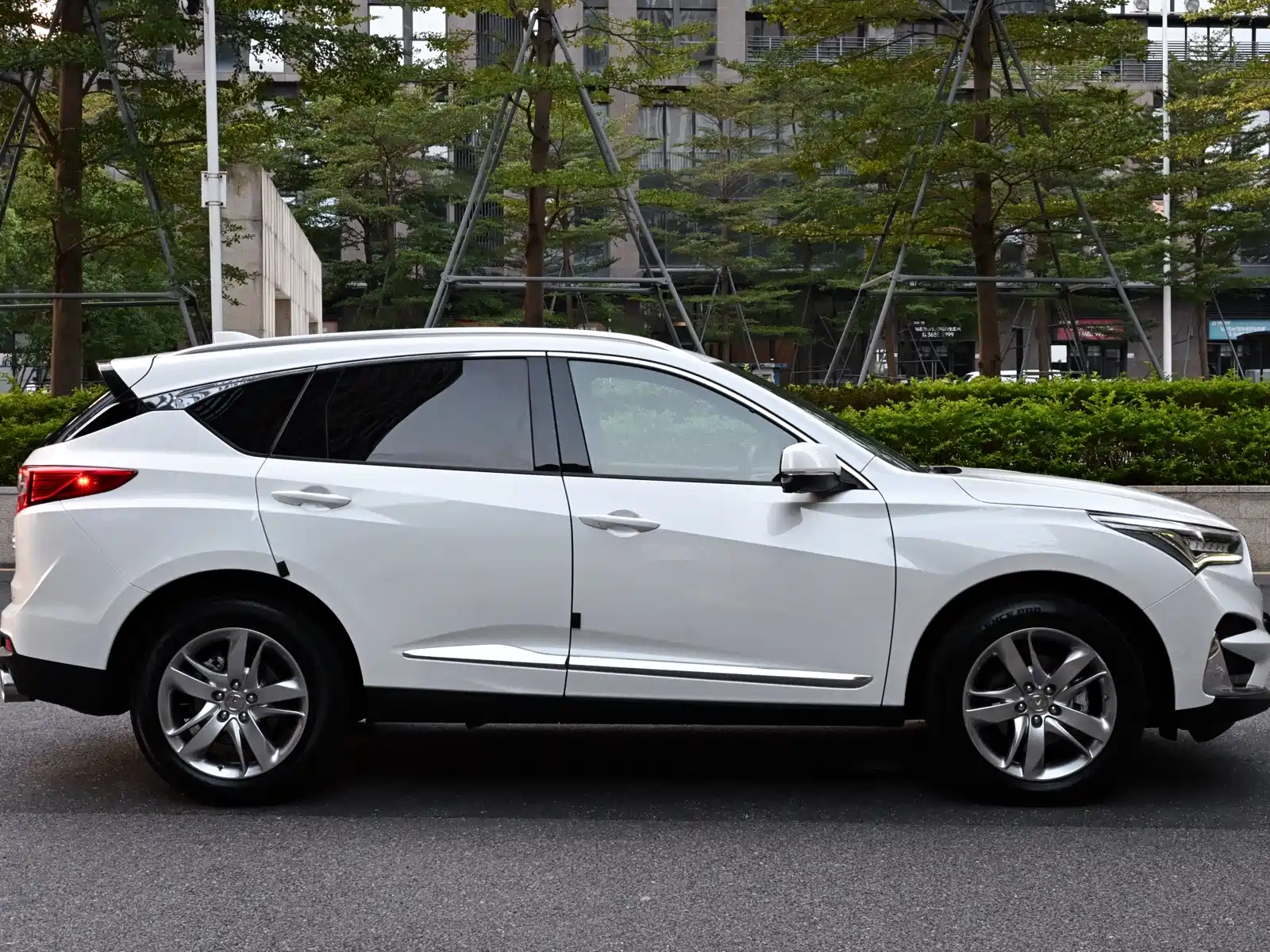Photo 6 - Acura RDX