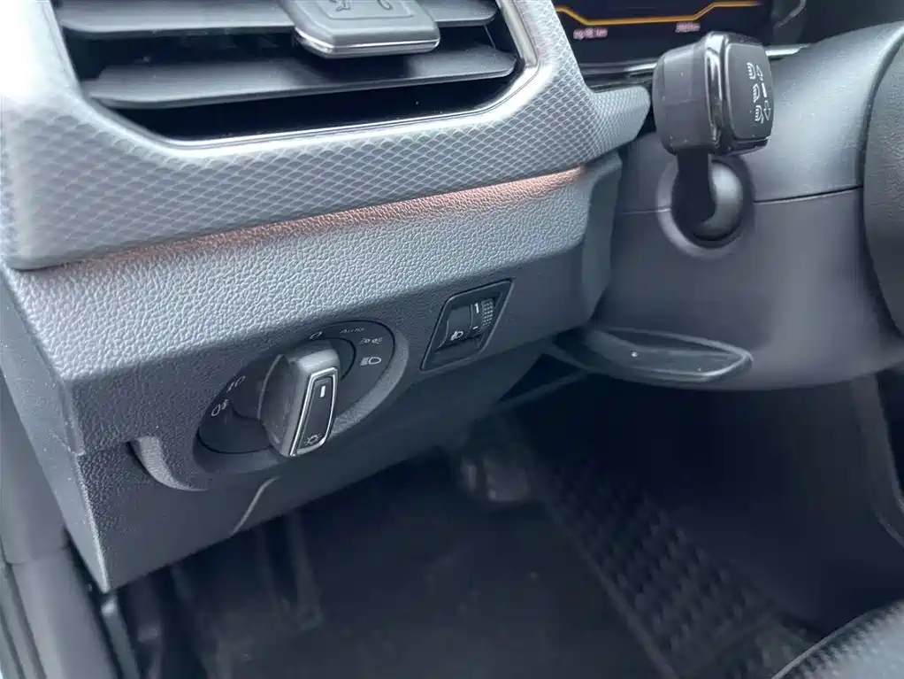 VOLKSWAGEN EXPLORING THE SHADOW