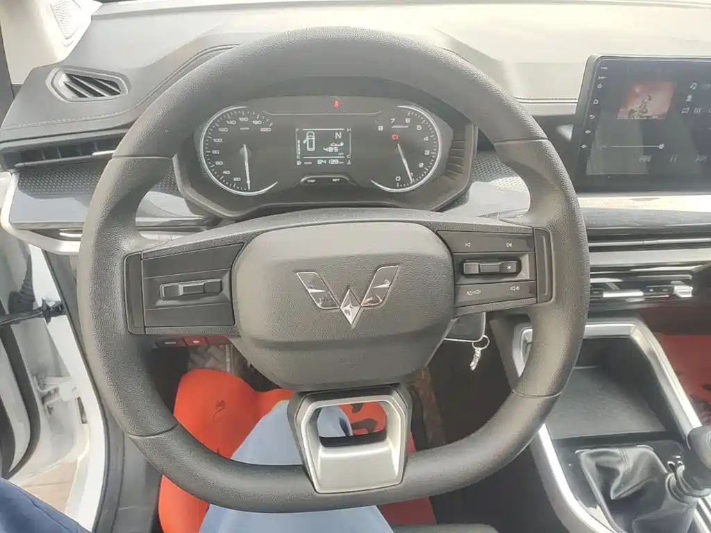 Wuling Motors Wuling Jiachen 2023 2022 1.5L Manual Joy Elite