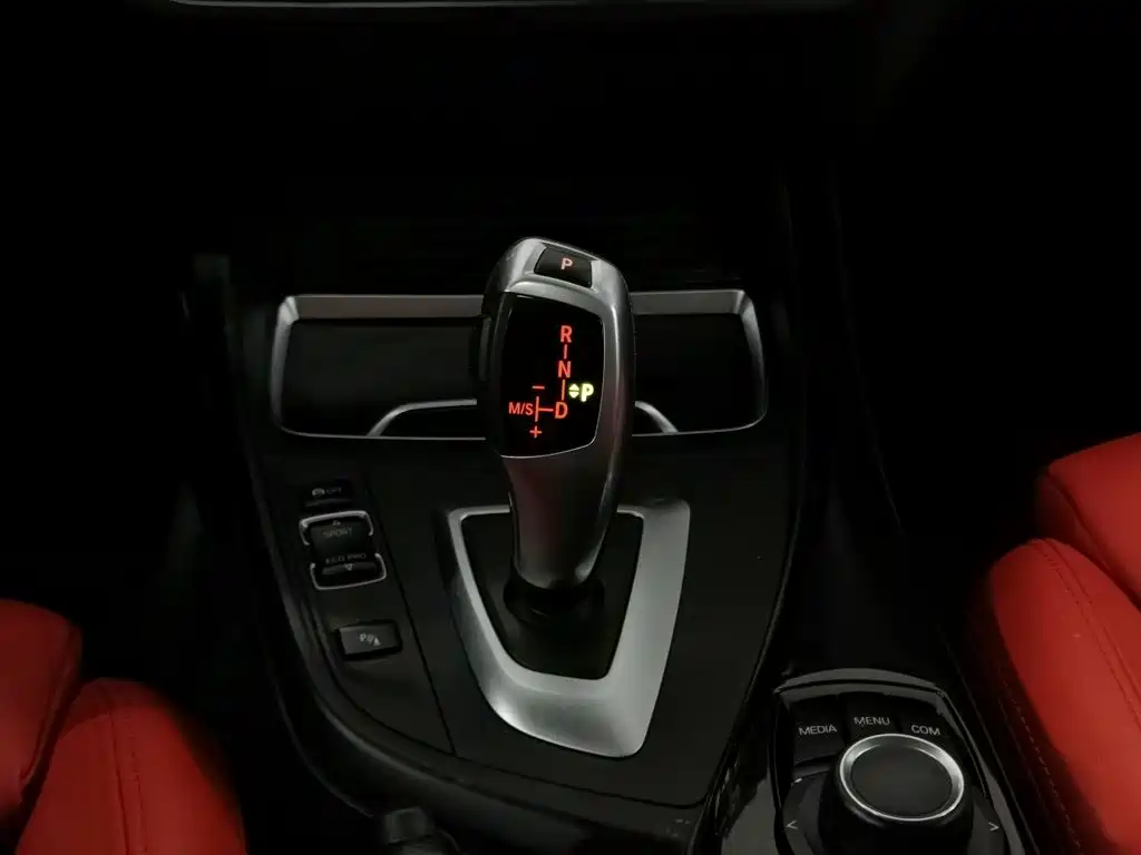 Photo 13 - BMW 2 Series (Import)