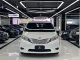 Photo 2 - Toyota Sienna
