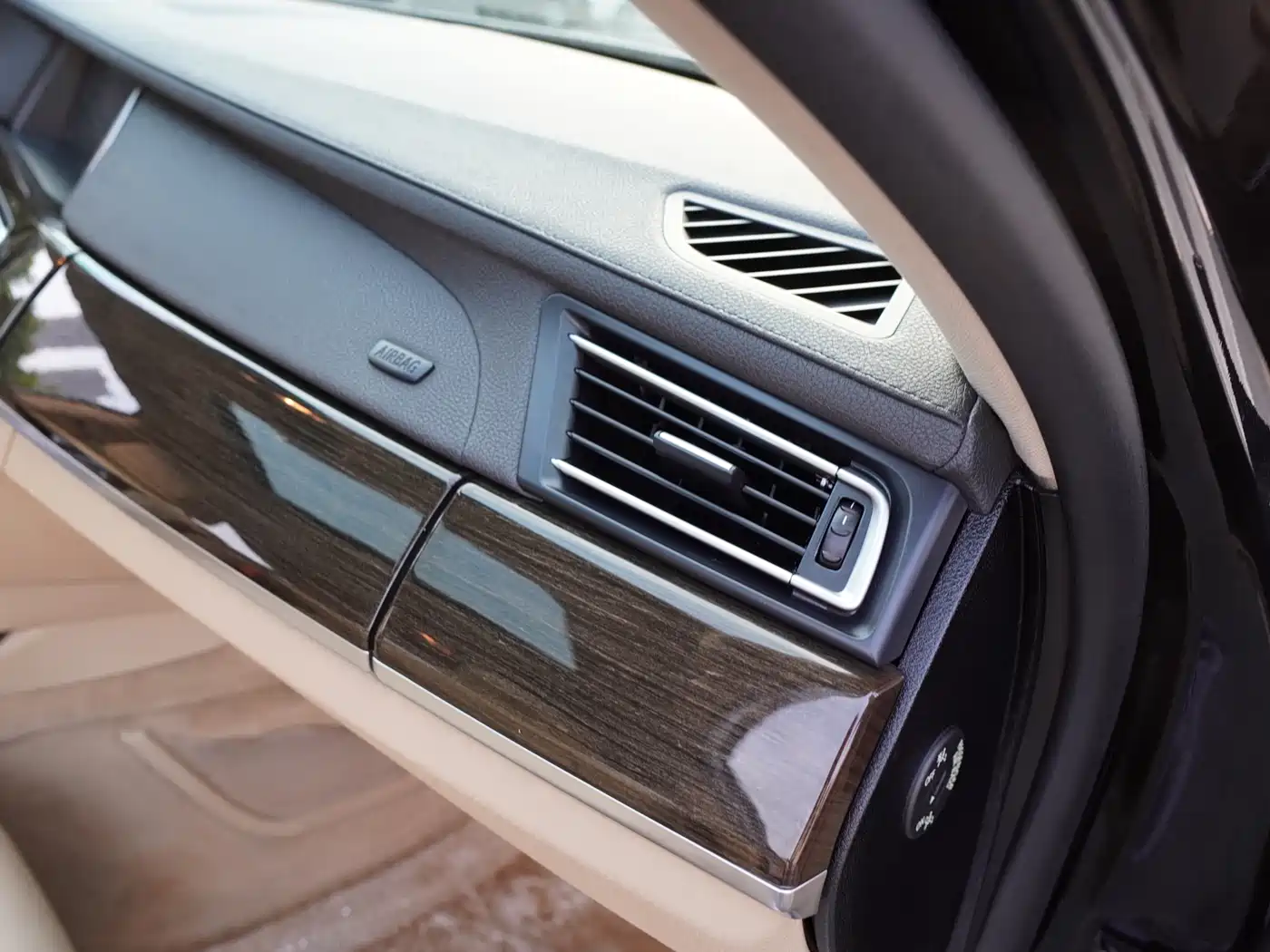 BMW 7 Series 2013 Model 730Li Leading фото 22