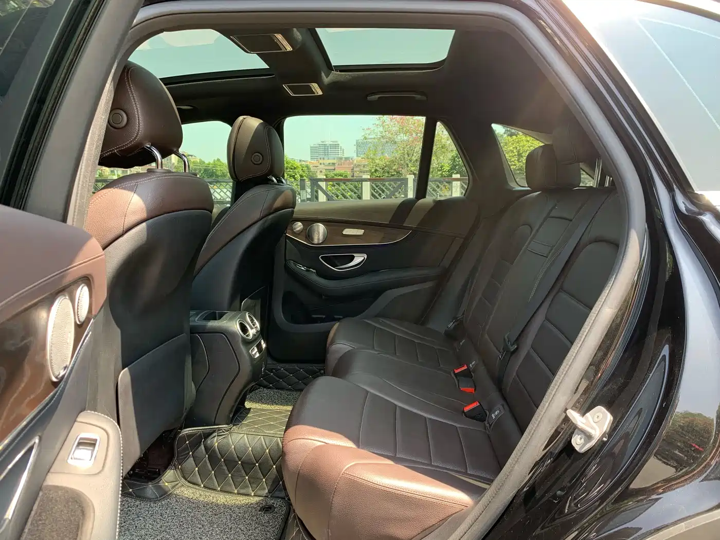 Mercedes-Benz GLC 2020 Facelift GLC 300 L 4MATIC Dynamic фото 15