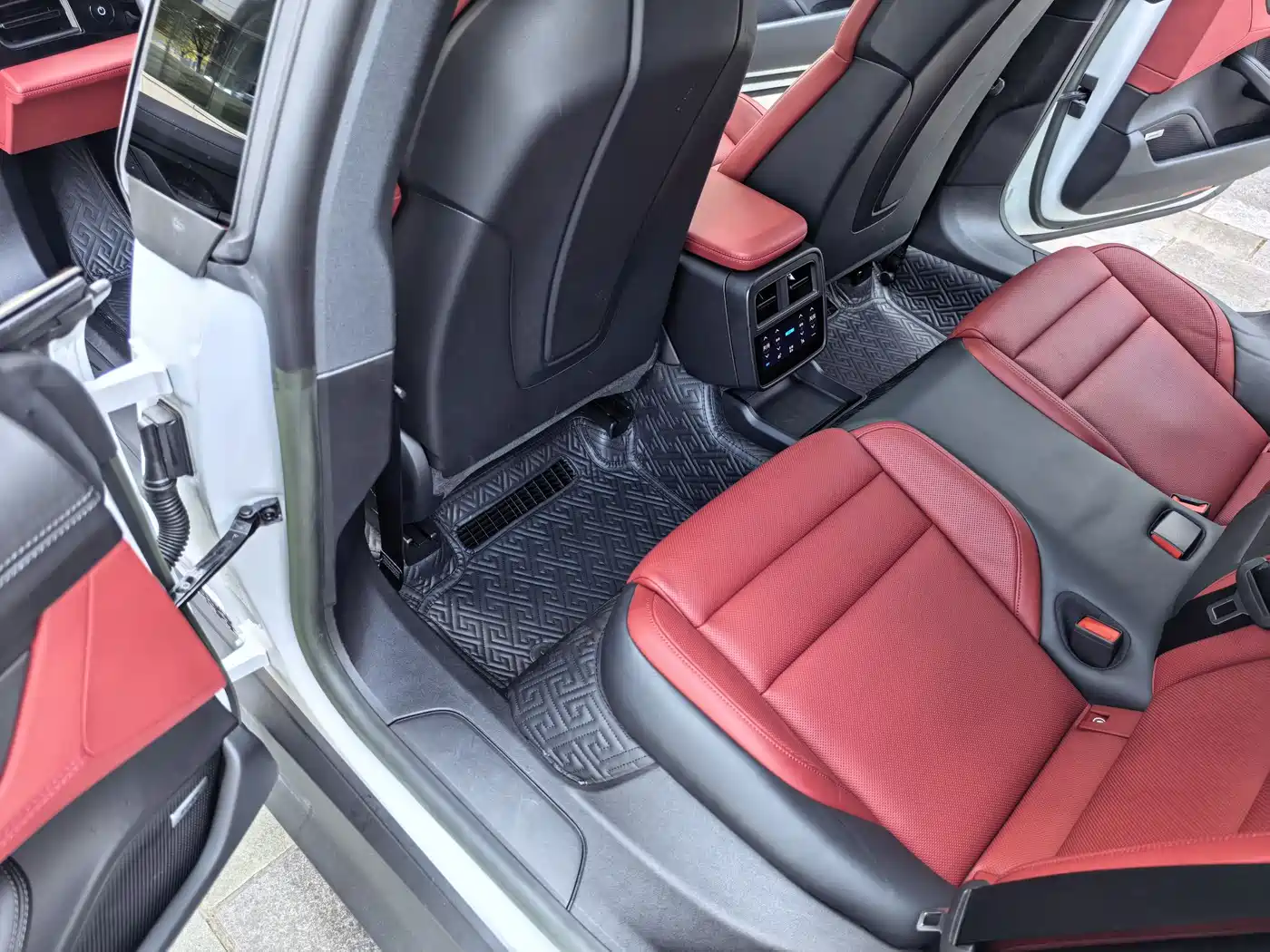 Porsche Taycan 2022 Facelift Taycan фото 40