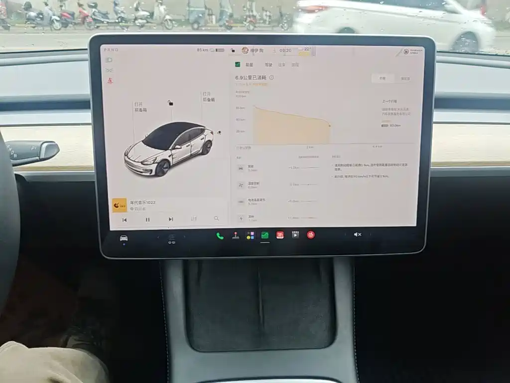 Фото 13 - Tesla Model 3