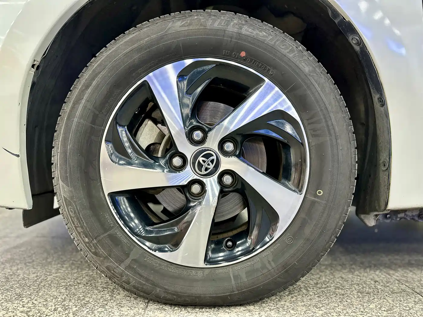 Toyota Levin 2017 Facelift Hybrid 1.8H GS E-CVT Elite Sunroof Edition China V фото 17