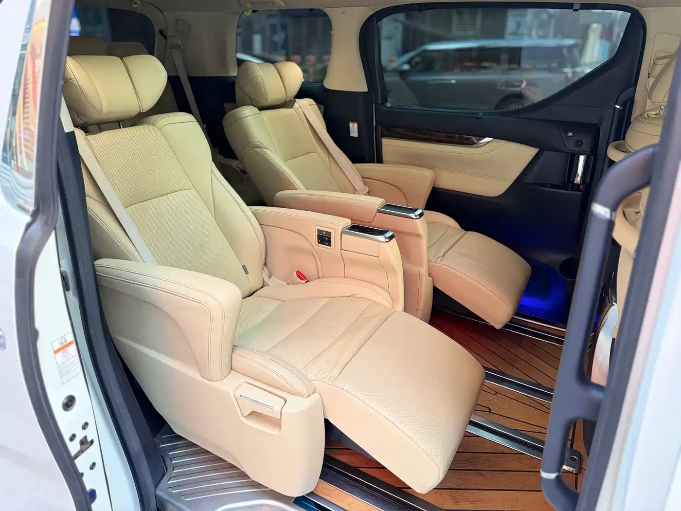 Toyota Alphard 2018 Facelift 3.5L Luxury Edition фото 7