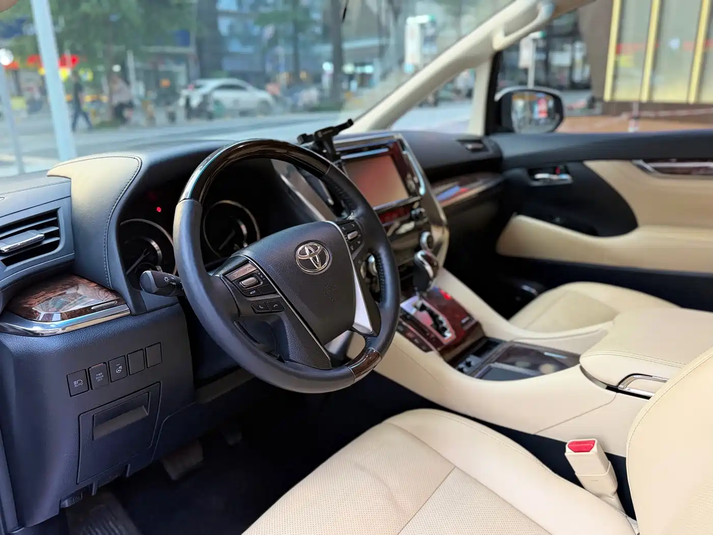 Toyota Alphard 2018 Facelift 3.5L Luxury Edition фото 10