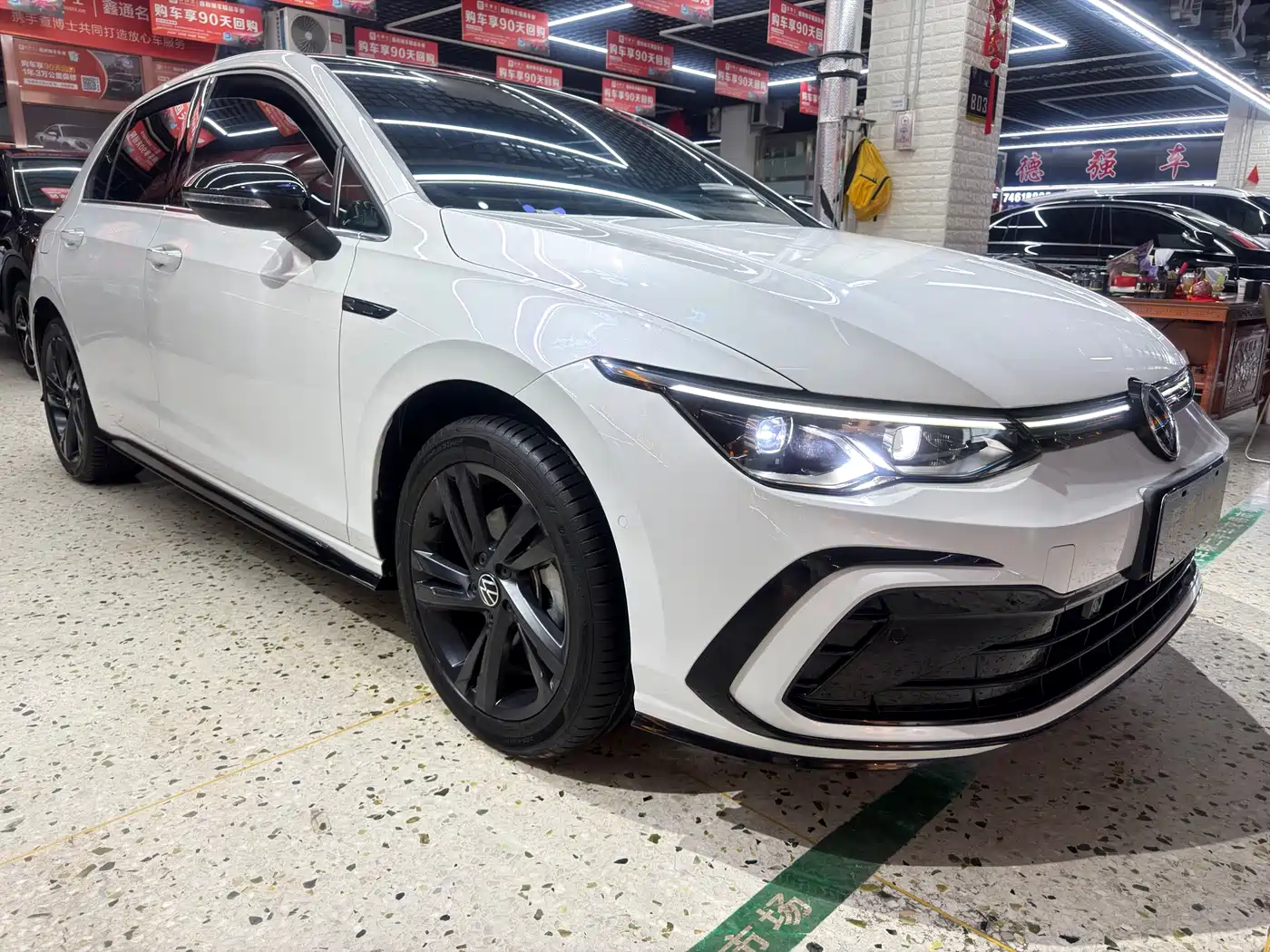 Volkswagen Golf 2023 280TSI DSG R-Line Lite фото 3