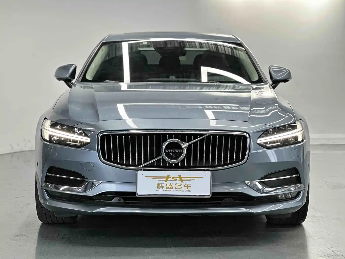 Фото 2 - Volvo S90