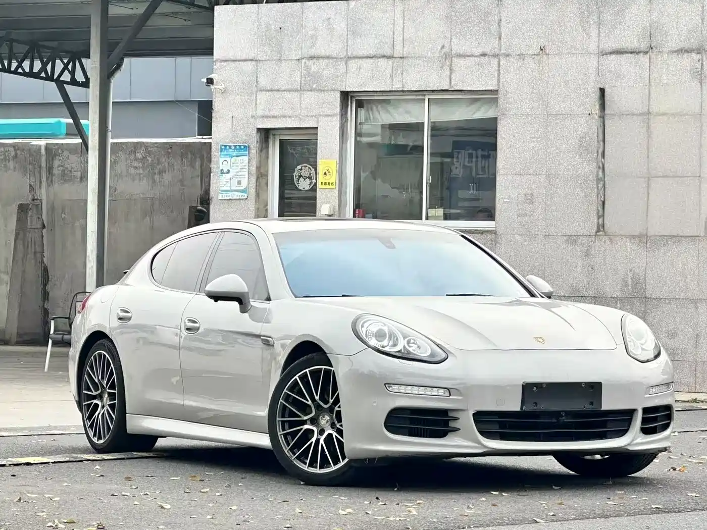 Porsche Panamera 2014 Panamera 3.0T фото 12