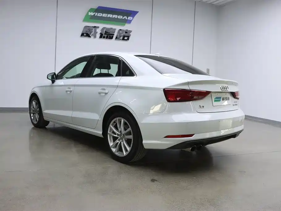 Audi A3 2018 30th Anniversary Limousine 35 TFSI Progressive фото 6