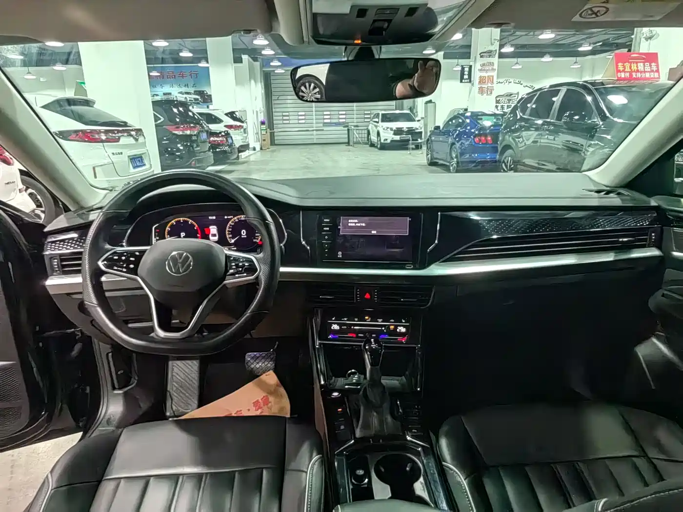 Volkswagen Passat 2023 330TSI Starlight Elite Edition фото 9