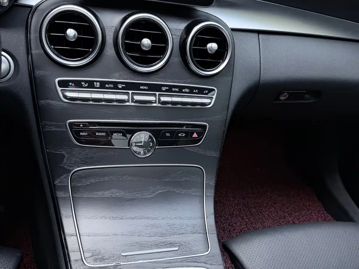 Mercedes-Benz C-Class 2017 C 200 L Sport фото 15