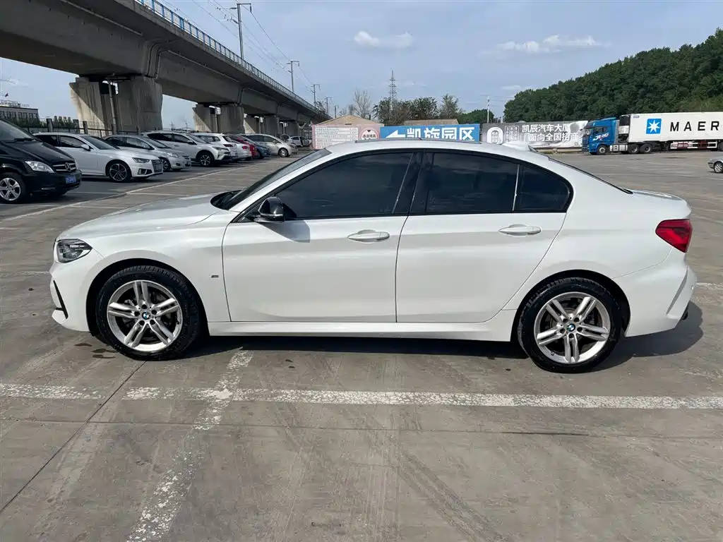  BMW BMW 1 Series 2022 120i M Sport Shadow Edition 8