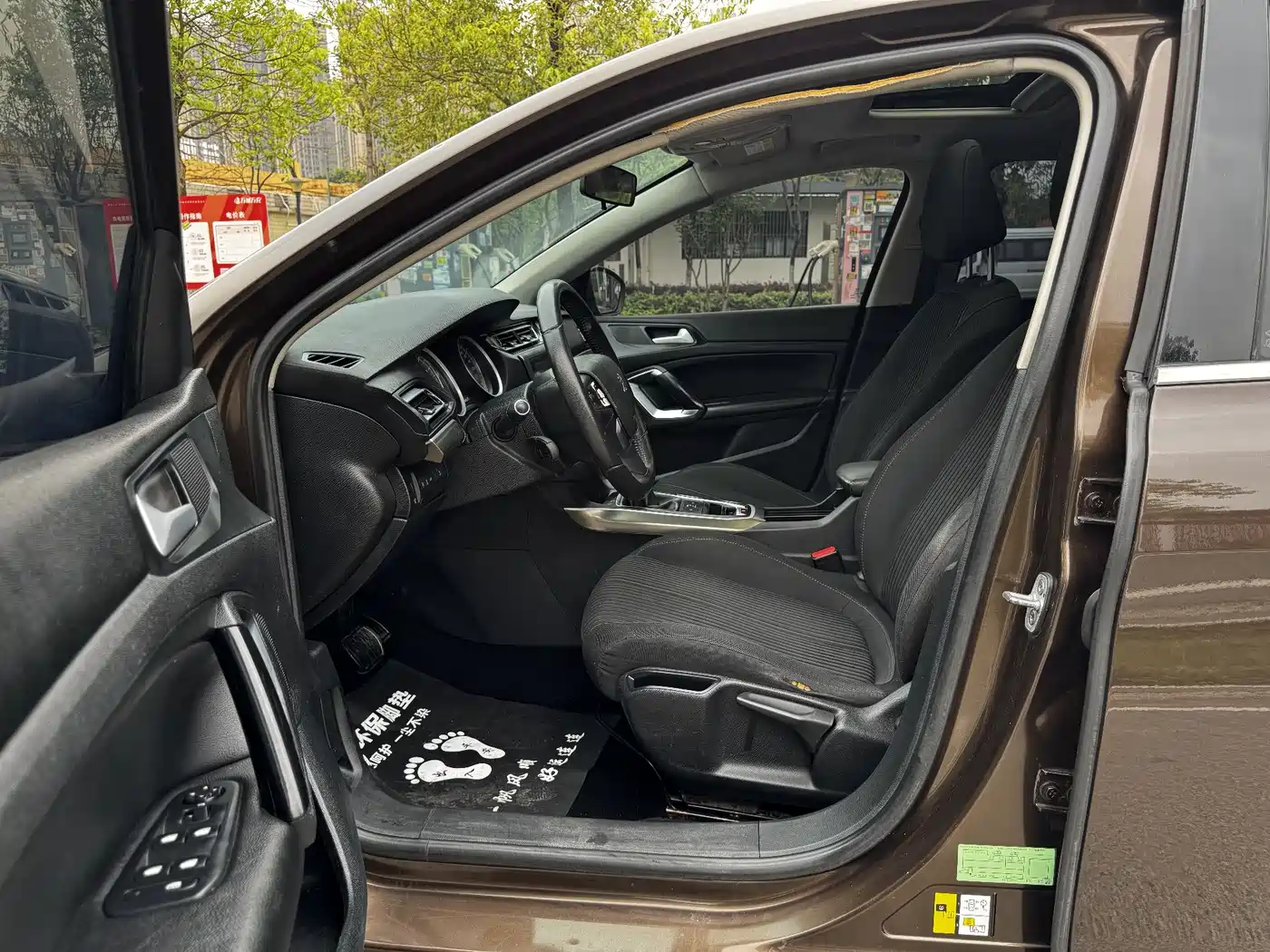 Peugeot 408 2015 1.2T Automatic Glory Edition фото 6