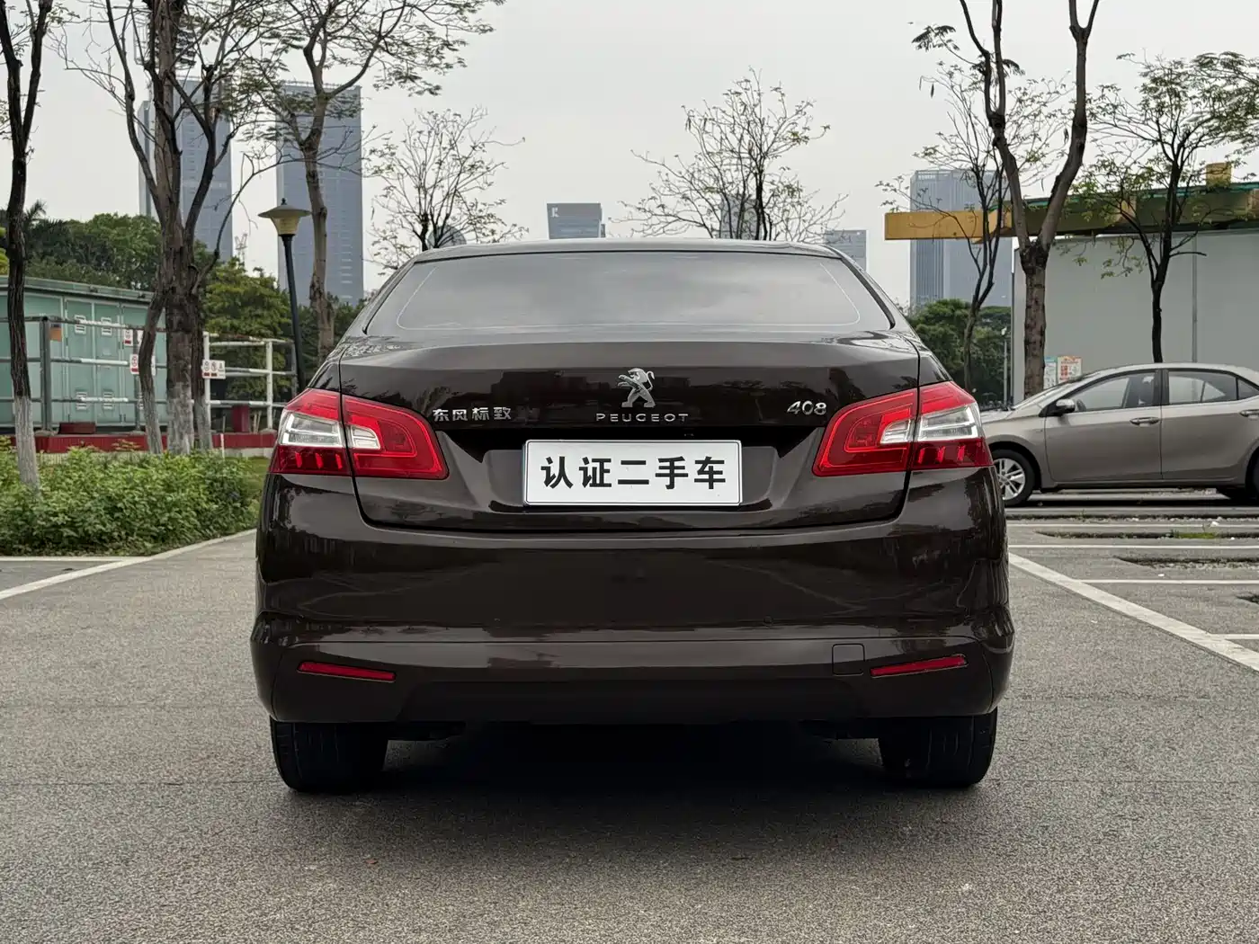 Peugeot 408 2015 1.2T Automatic Glory Edition фото 19