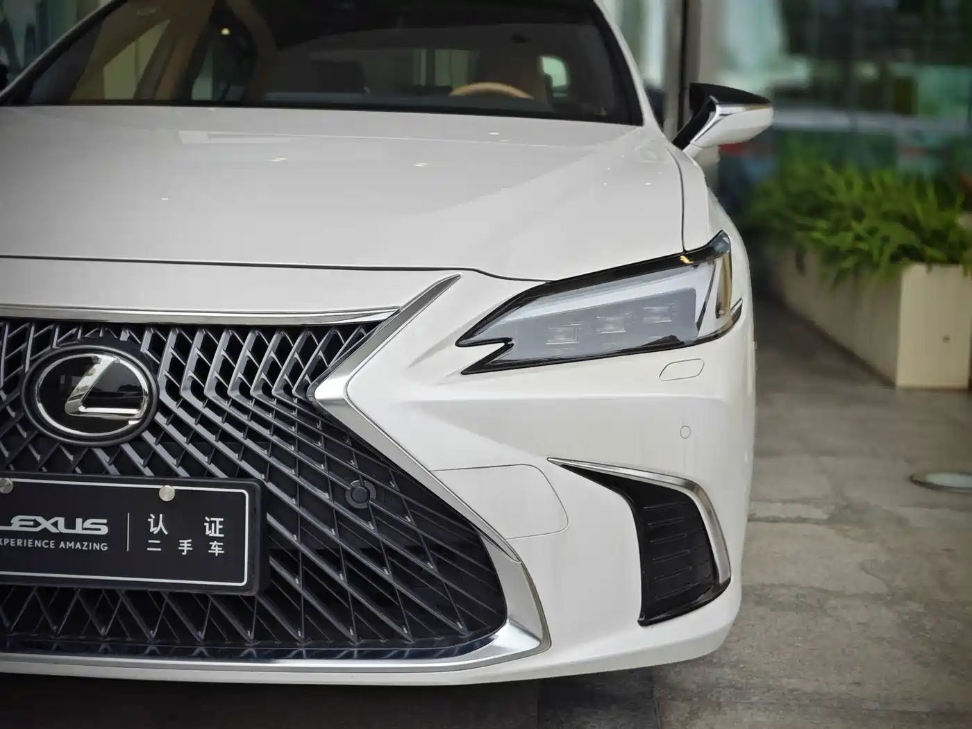 Lexus ES 2025 2025 300h Ultimate Edition