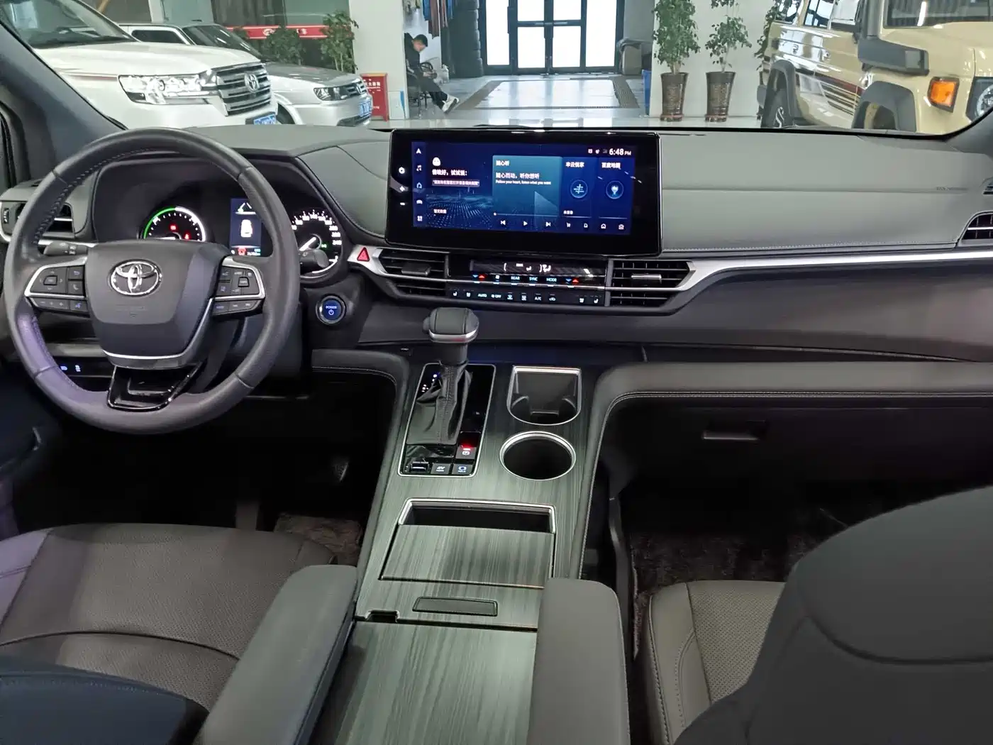 Toyota Sienna 2023 2.5L Hybrid Premium Edition фото 19