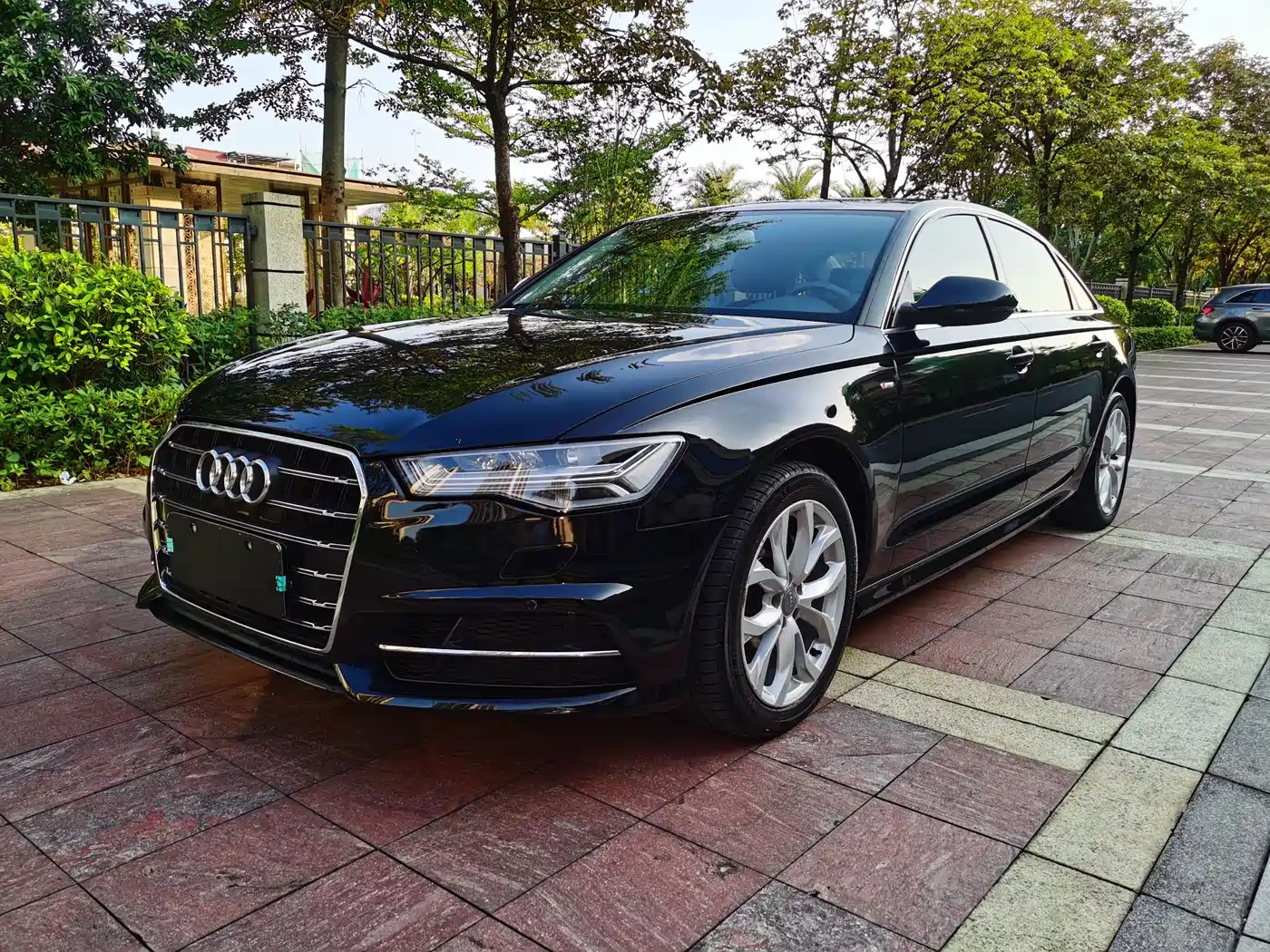 Audi A6L 2018 30th Anniversary 35 TFSI Fashion фото 2