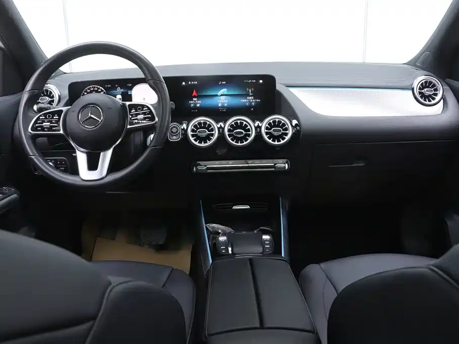 Mercedes-Benz GLA 2022 Facelift II GLA 200 фото 26
