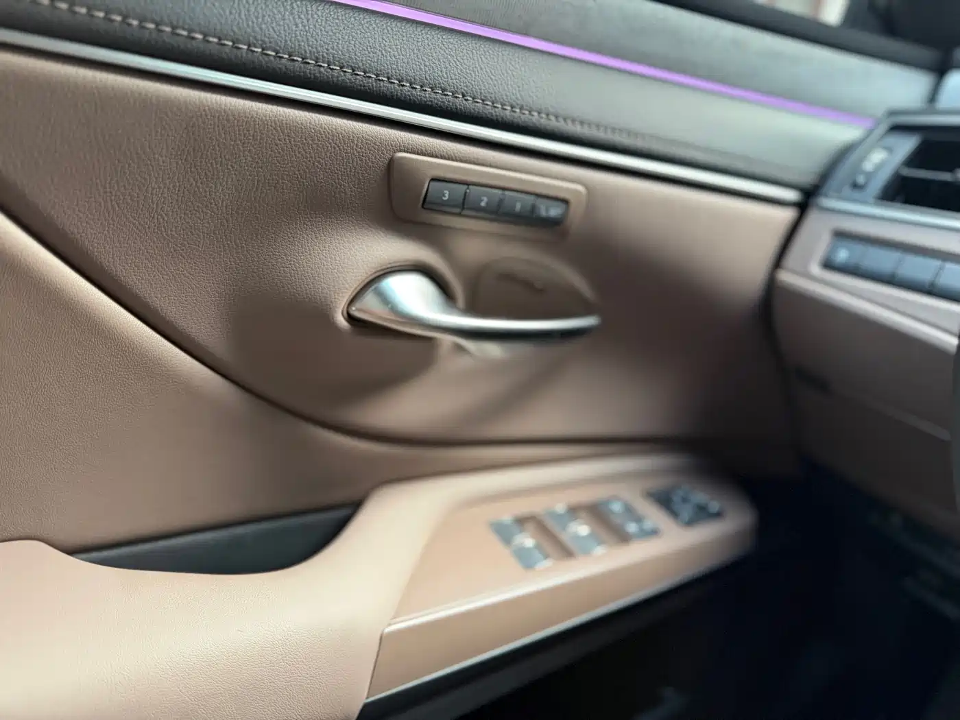 Lexus ES 2025 200 Ultimate Edition фото 17