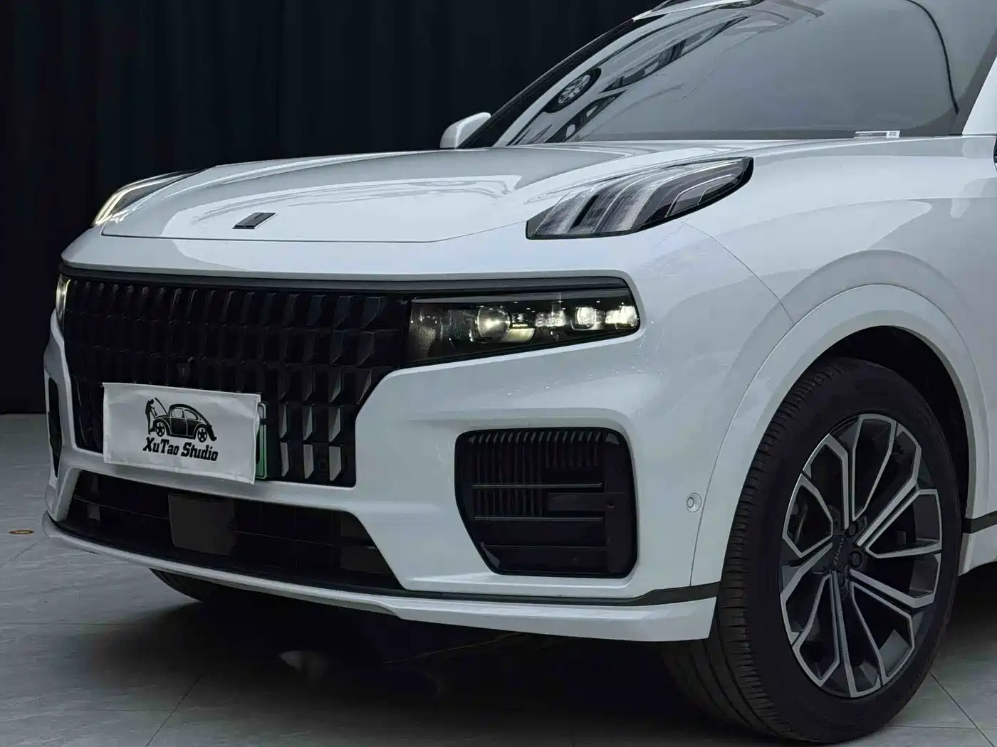 Lynk & Co 09 EM-P 2023 2.0TD EM-P Voyage PM 7-Seater фото 3