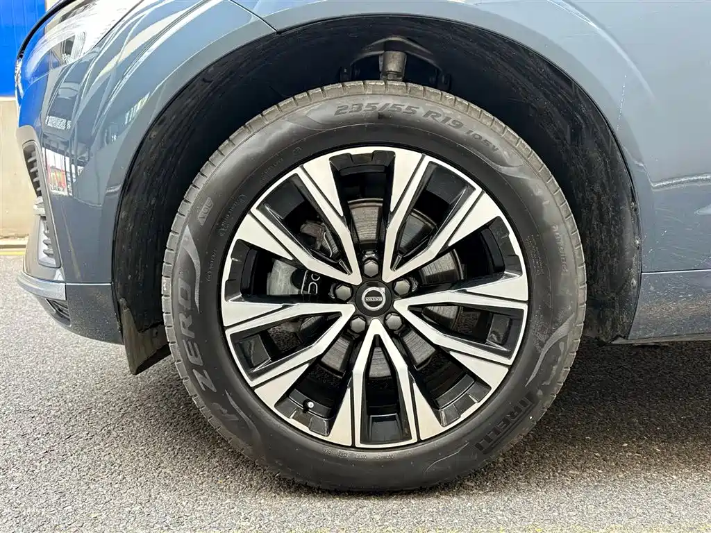 Фото 6 - Volvo XC60