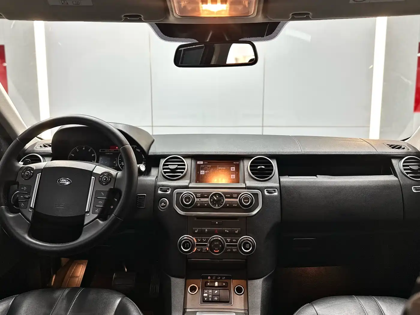 Land Rover Discovery 2016 3.0 SC V6 HSE фото 12