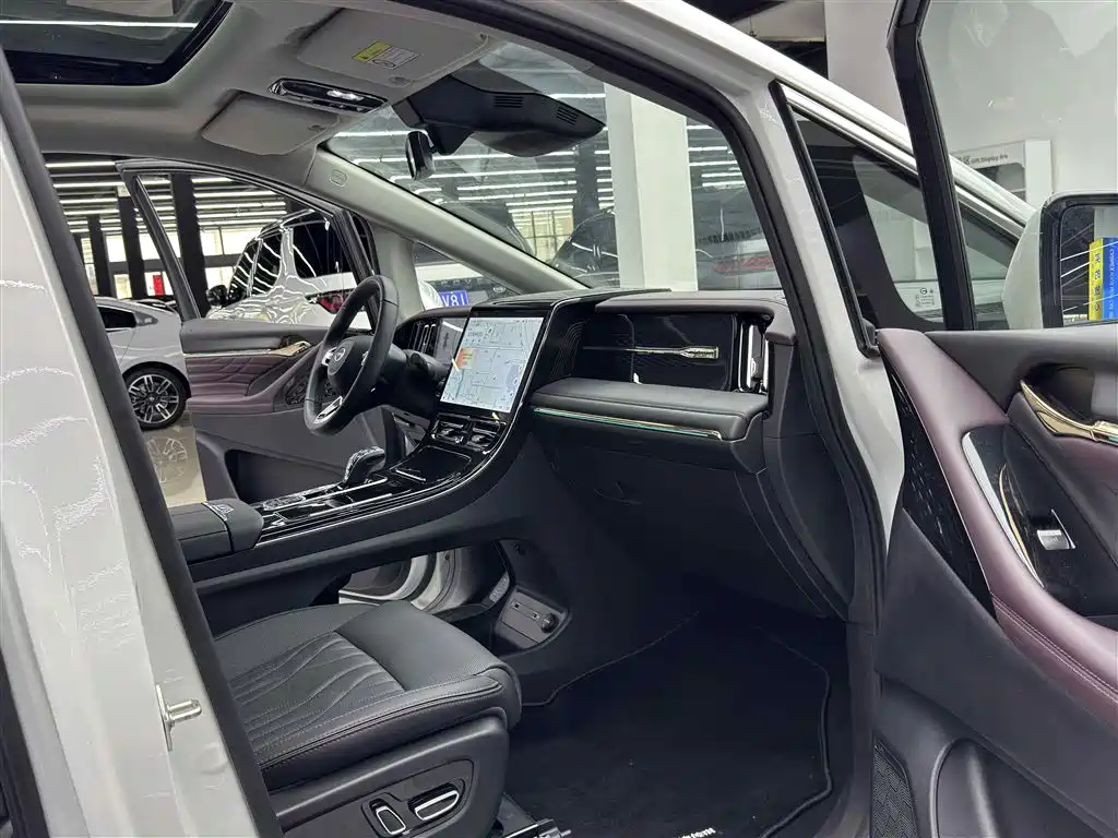 GAC Trumpchi Trumpchi M8 2024 Master Series Super Hybrid фото 8