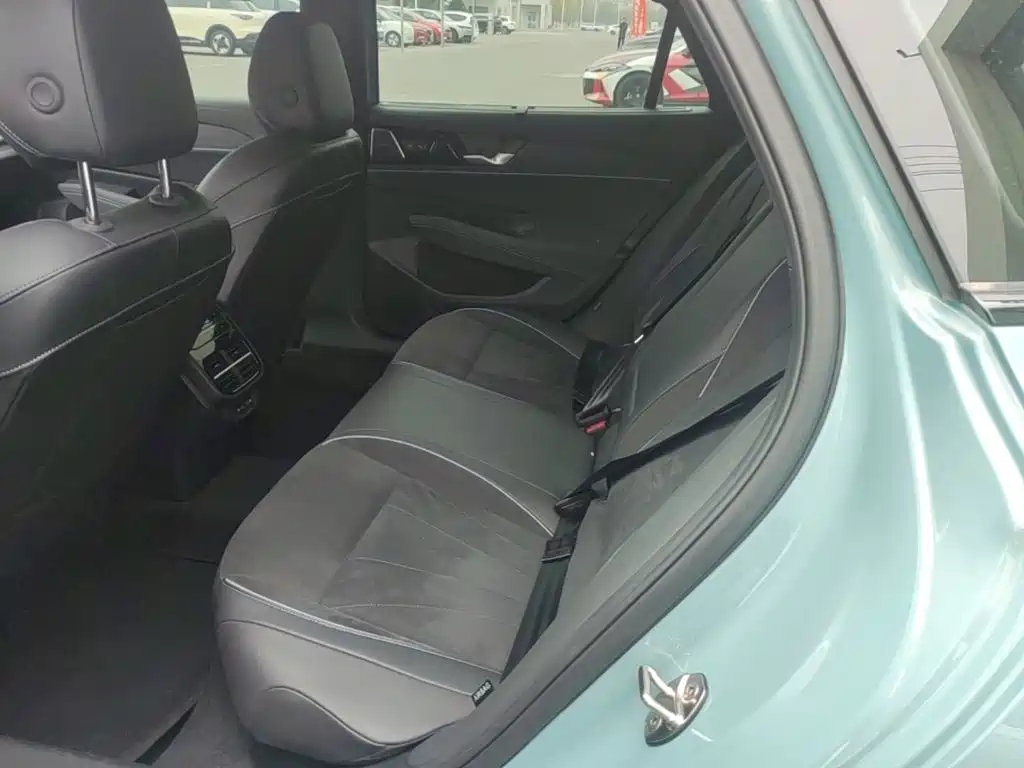 Photo 17 - Volkswagen Passat