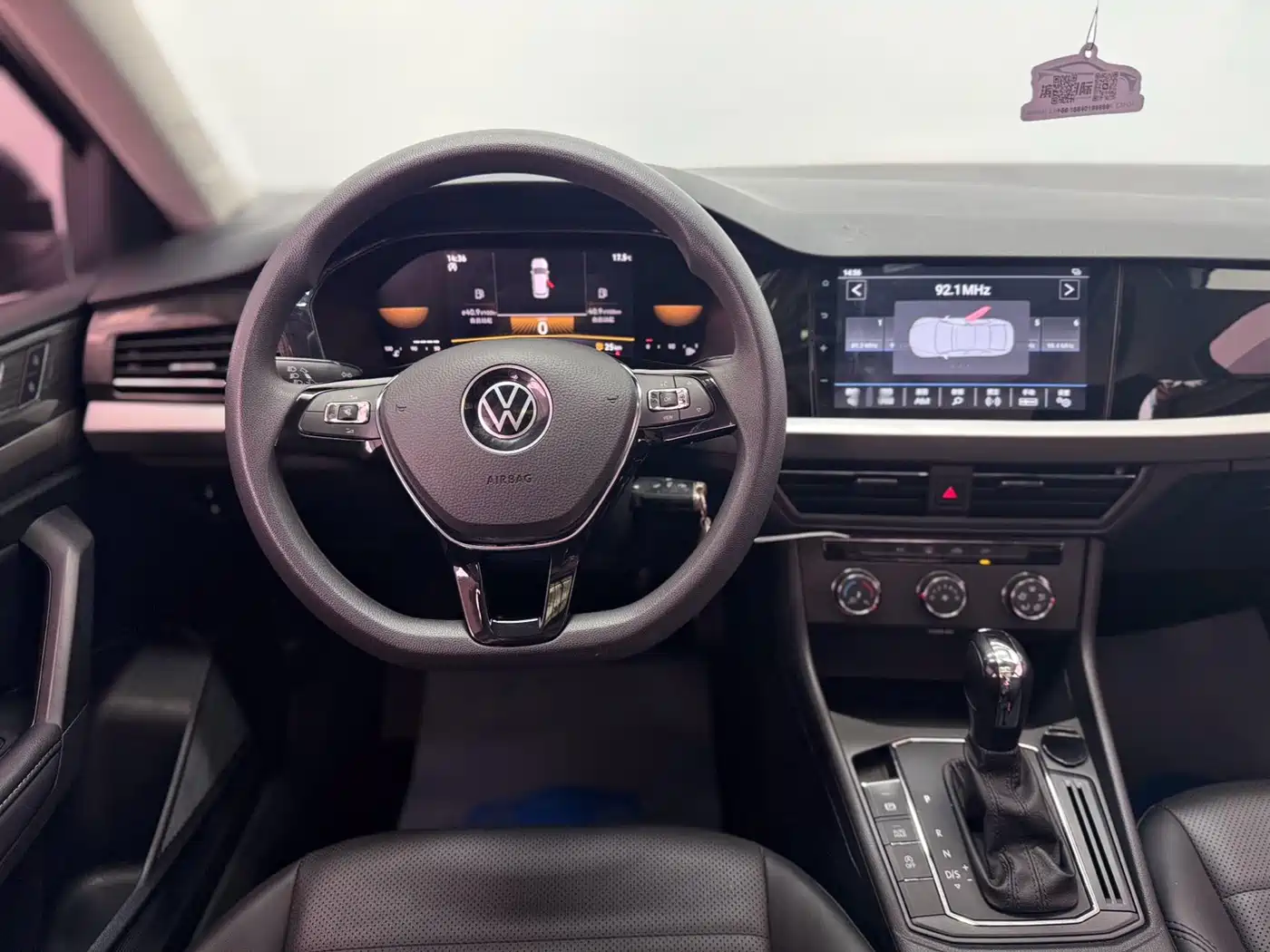 Volkswagen Lavida 2022 1.5L Auto Comfort Edition фото 13