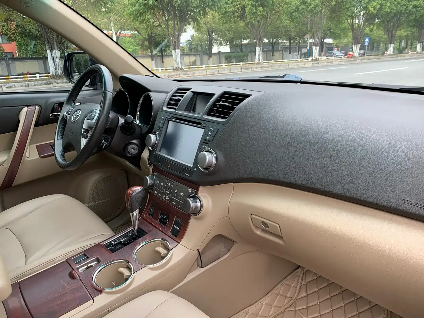 Toyota Highlander 2012 2.7L 2WD 7-Seater Luxury Edition фото 28