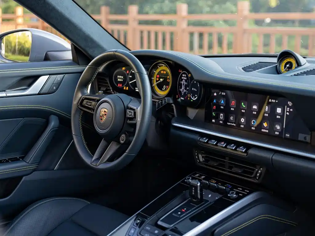 Porsche 911 2023 Turbo S 3.7T фото 10