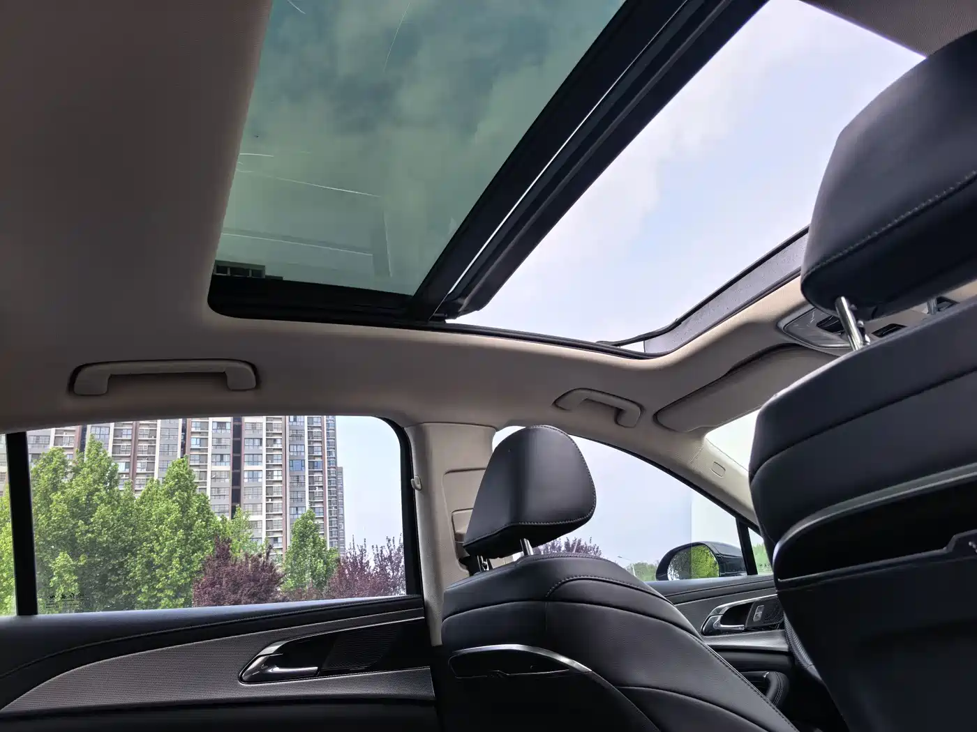 Hongqi H5 2024 1.5T DCT Smart Connect Flag Rhythm Edition фото 28