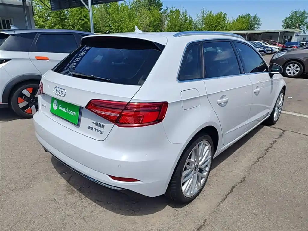 Audi A3 2018 30th Anniversary Sportback 35 TFSI Style фото 5