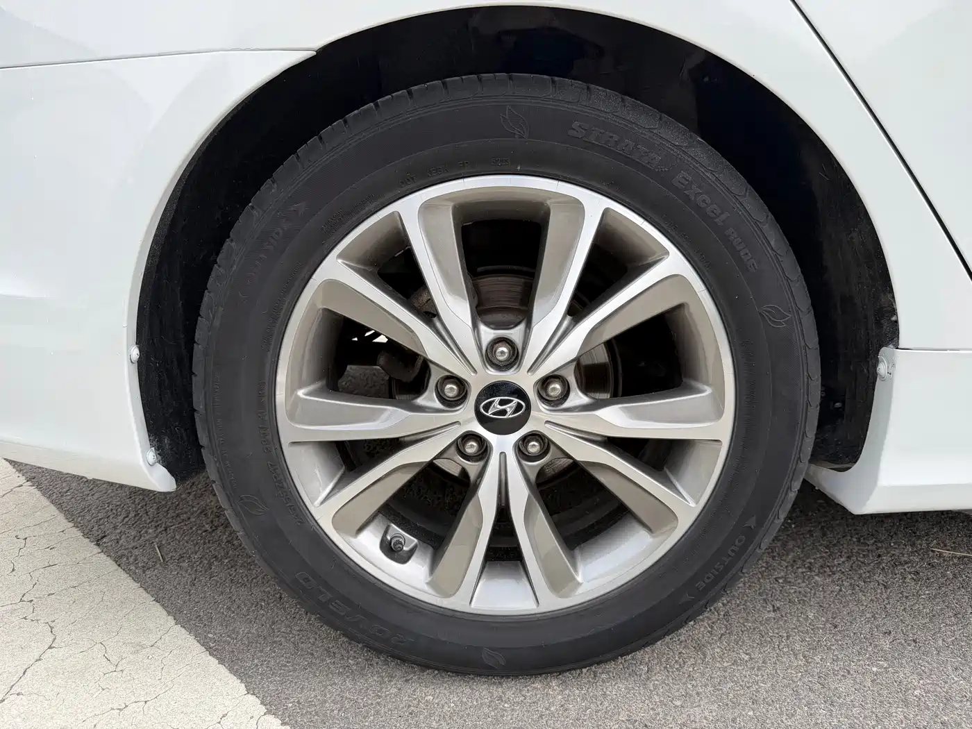 Hyundai Sonata 2014 2.0L Automatic Luxury фото 14