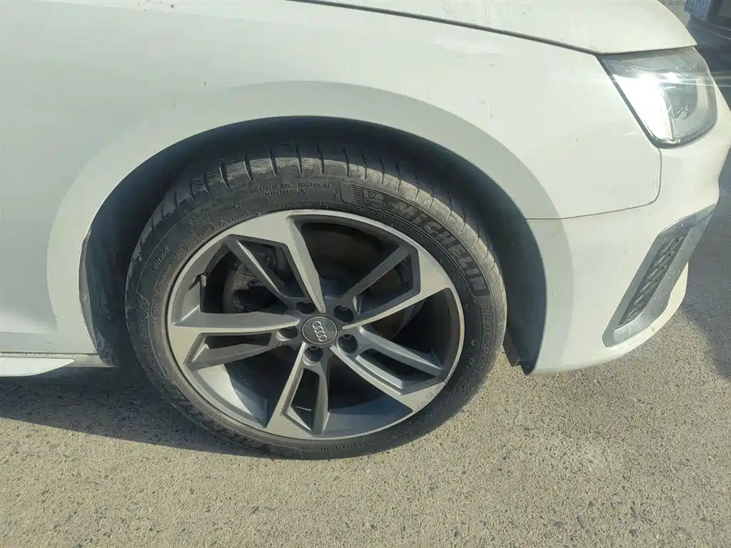 Audi A4L 2020 40 TFSI Fashion Dynamic Edition фото 26
