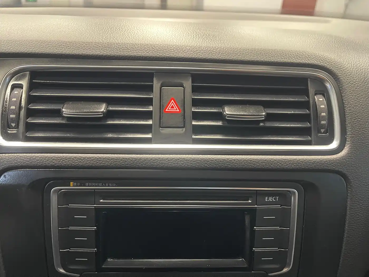 Volkswagen Sagitar 2014 1.4TSI Automatic Luxury фото 24