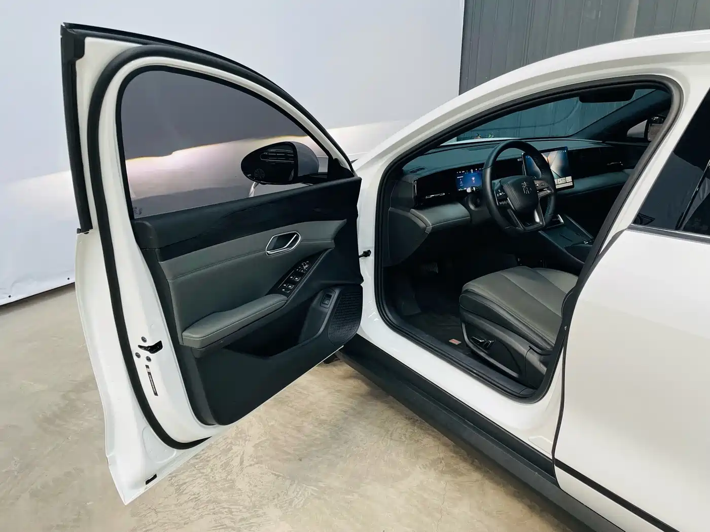 BYD Qin L 2026 2025 EV 470KM Leading Edition