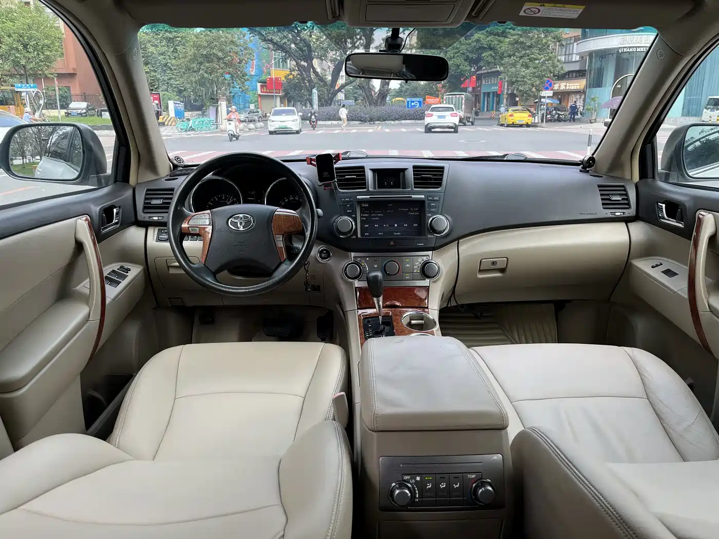 Фото 3 - Toyota Highlander