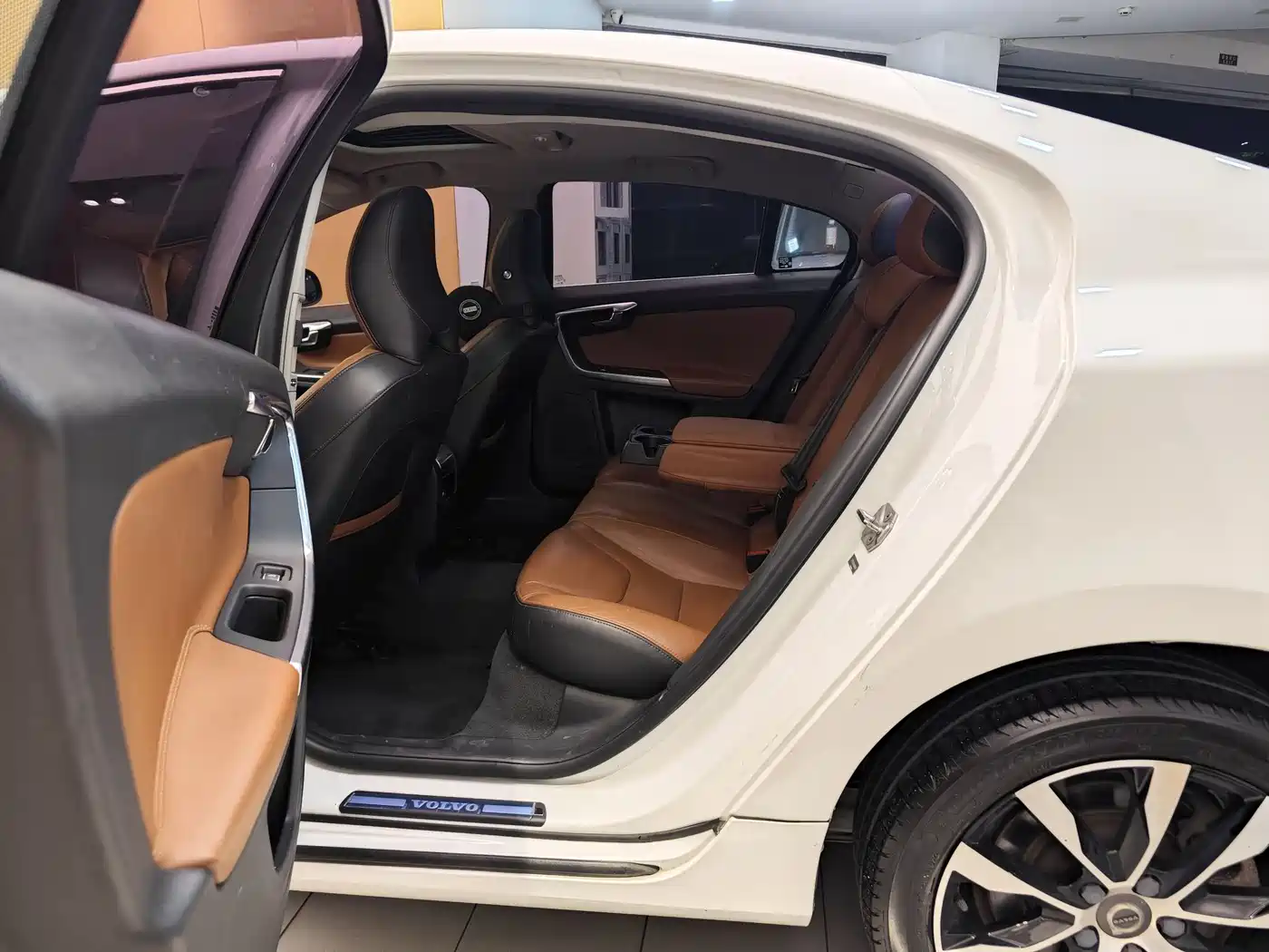 Фото 21 - Volvo S60