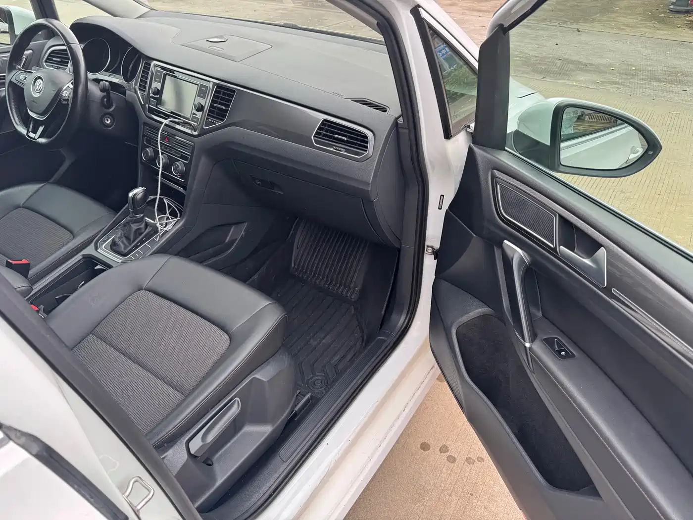 VOLKSWAGEN GOLF*JIAYU